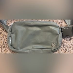 Lululemon Everywhere Bag
